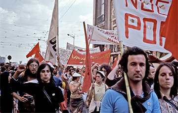 45 лет назад «Революция гвоздик» покончила с самой долговечной диктатурой в Западной Европе