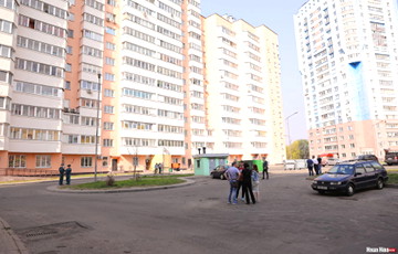 Что говорят жильцы эвакуированной многоэтажки в Минске