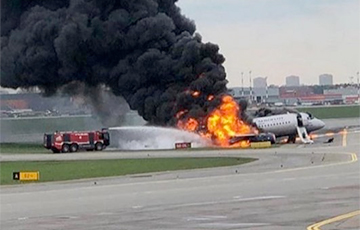 В московском аэропорту Шереметьево горел самолет