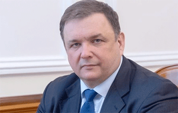 Кіраўніка Канстытуцыйнага суда Украіны адправілі ў адстаўку