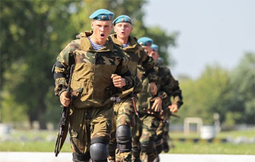 Airborne Officer: Paratroopers Have Always Been Elite And They Side With People