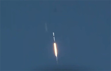SpaceX запусціла ракету Falcon 9 з трыма спадарожнікамі