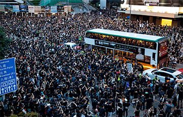 Сотні тысяч Ганконгцаў выйшлі на акцыі пратэсту супраць звужэння іх правоў