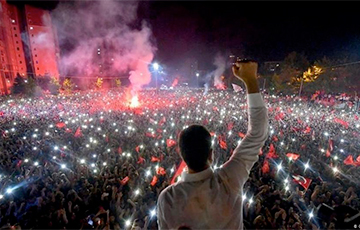 Дэмакратыя ў Турцыі яшчэ жывая, або Аплявуха Эрдагану