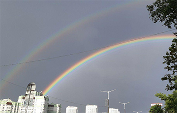 Фотофакт: Над Минском появилась двойная радуга