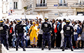 В Париже мигранты заблокировали Пантеон