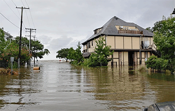 Видеофакт: Ураган «Барри» обрушился на Луизиану