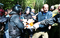 Под Москвой произошли столкновения активистов с полицией