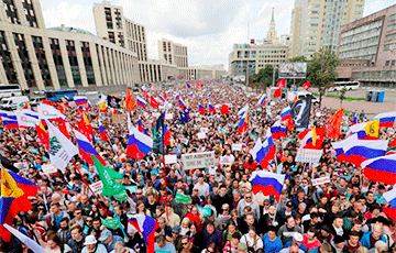 Больше 22 тысяч человек вышли на митинг в поддержку оппозиции в Москве