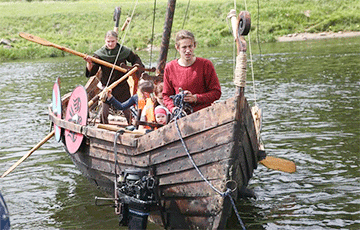 В Гродно по Неману теперь можно поплавать на ладье эпохи викингов