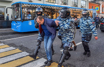 У Маскве на падыходзе да адміністрацыі Пуціна затрымалі больш за сто чалавек