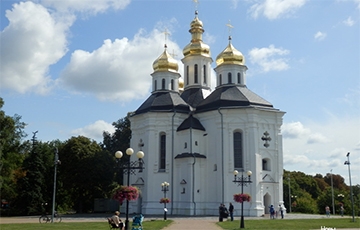 В Екатерининской церкви Чернигова молились за Беларусь