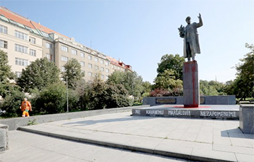 Прага предлагает России забрать памятник Коневу