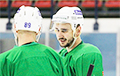 Четверо белорусских хоккеистов продолжат карьеру в ОАЭ