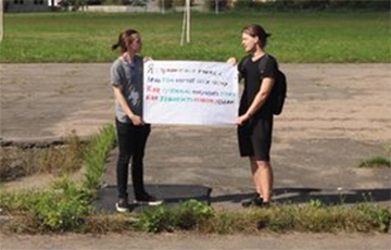В Могилеве провели пикет против «закона об отсрочках»