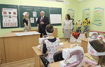 Лукашенко назвал «хламом» высшую математику в вузе