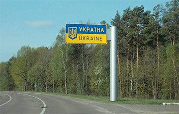 Украинцы просят Зеленского отменить безвизовый режим с Беларусью