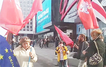 Video Fact: European Belarus' Signature Collection Pickets In Minsk Center