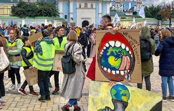 Миллионы людей в мире вышли на климатические протесты