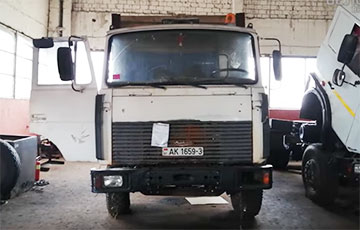 Скандал под Мозырем: водителя заставляют работать на рухляди