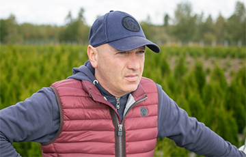 «Цены накручивают в 5 раз»: как фермер на туях и клубнике заработал на квартиру в Минске