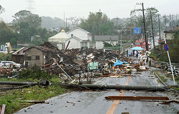 Супертайфун «Хагибис» бушует над Японией: фоторепортаж