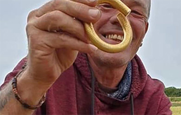 Житель Британии нашел уникальное  сокровище возрастом четыре тысячи лет