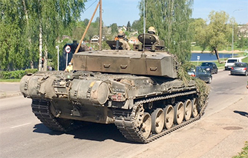 У Эстонію даставілі 18 брытанскіх танкаў