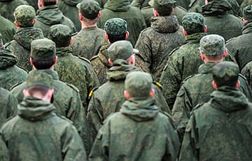 В белорусские военкоматы вызывают мужчин «за 50» и с серьезными болезнями