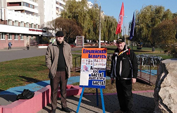 Dzmitry Savich's Pickets Held Daily In Centre Of Svetlahorsk