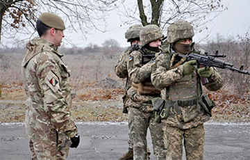 Британия продлила программу обучения украинских военных