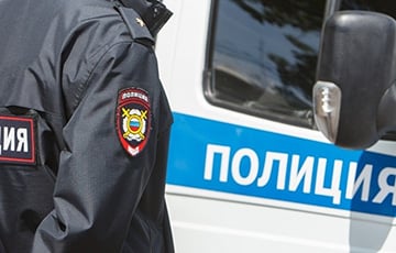 Deserter With Machine Gun In Russian Novoshakhtinsk Attacks Police Officers