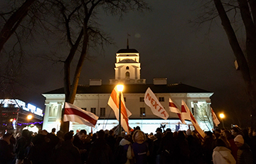 «Я не знаю, как можно 25 лет сидеть у власти»