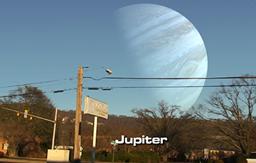 Видеофакт: Как выглядели бы планеты Солнечной системы на месте Луны