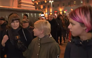 Ukrainian Woman At Square In Minsk: I'm Interested In Belarusian Politics