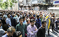 В Иране жители городов вышли на протест из-за ограничения продажи бензина