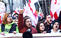 Большинство населения Грузии поддерживает протестующих