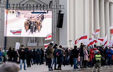 Photo Reportage: People Bid Farewell To Kalinouski And His Rebels In Vilnius