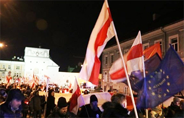 Фотофакт: Белорусы провели в Вильнюсе еще одно шествие в память о Калиновском