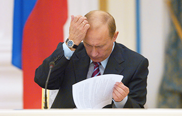 Политолог: Путин с помощниками бьют копытами