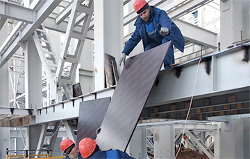 «Працавалі тры тыдні без выходных за ежу і $100 «зверху»