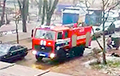 Відэафакт: У Менску пажарныя не маглі праехаць на выклік праз прыпаркаваныя аўто