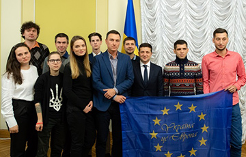 Зеленский встретился с украинцами, которые организовали Евромайдан