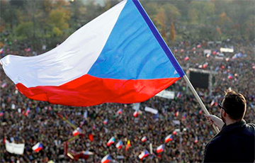 «Поговорили с однокурсником на лестнице — и на протест вышли 300 тысяч человек»