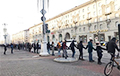 Белорус на акции «Живая цепь»: Усатый, сваливай