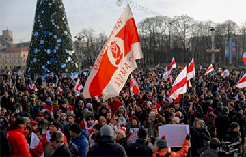 Россиянин на акции протеста в Минске: Боритесь!