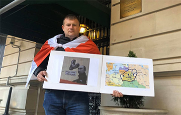 «Нет аншлюсу»: в Нью-Йорке пикетировали российское посольство
