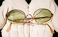 На аукционе Sotheby's продали очки Джона Леннона
