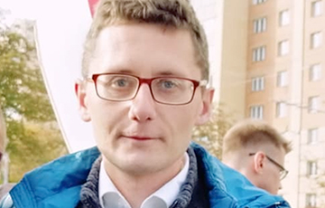 Police Breaks Into House Of Blogger And European Belarus Activist Ales Krutkin