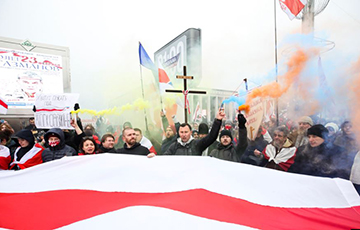 Activist About Authorities' Madness: What Are They, Some Kind Of Kashpirovsky?
